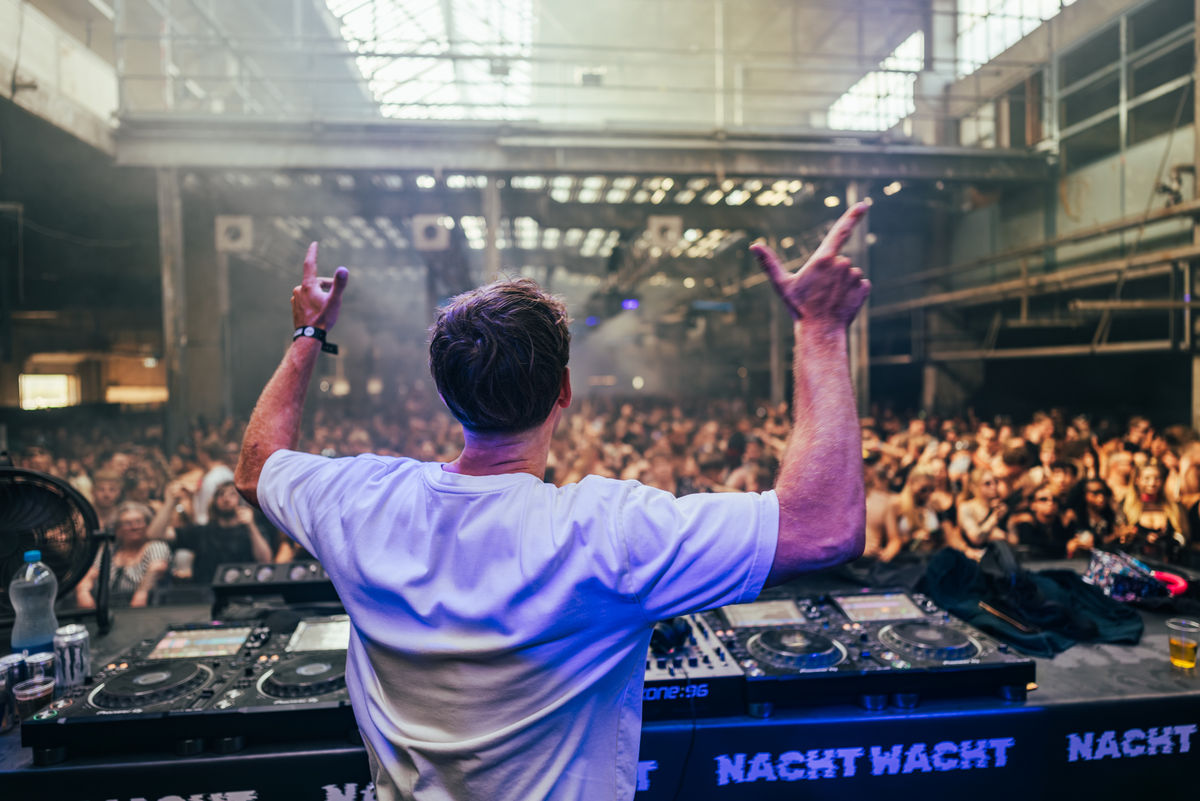 Loading... just a sec